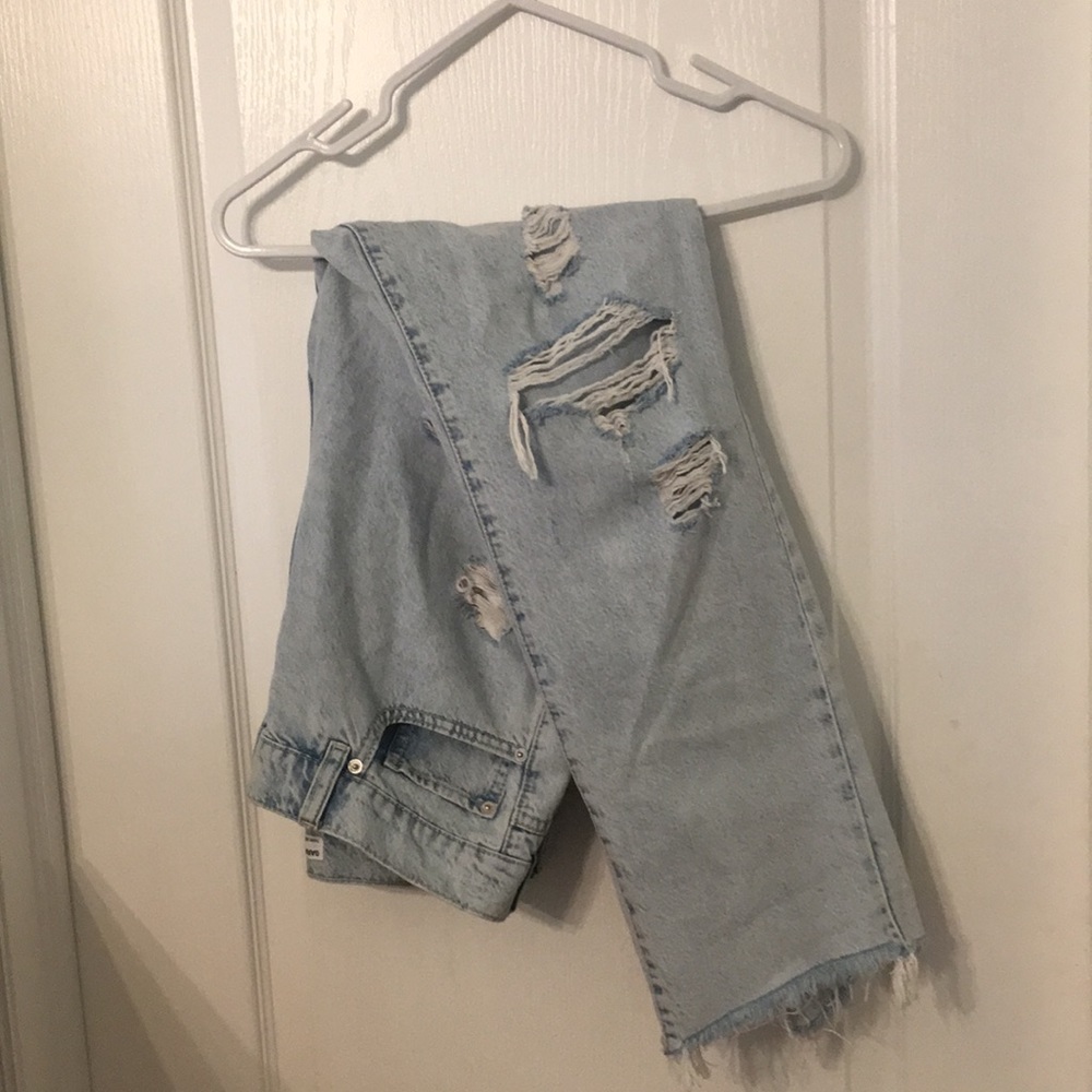 distressed mom jeans - Picture 3 of 3